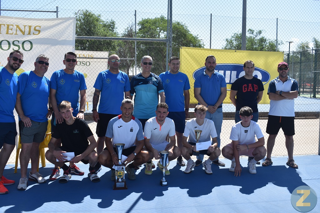 Foto de familia con los ganadores