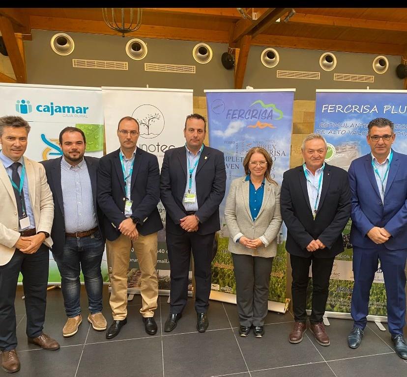 Autoridades y organizadores en la apertura del Forum