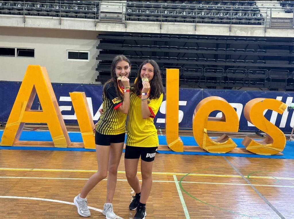 Inmaculada y Clara, felices con sus medallas de oro