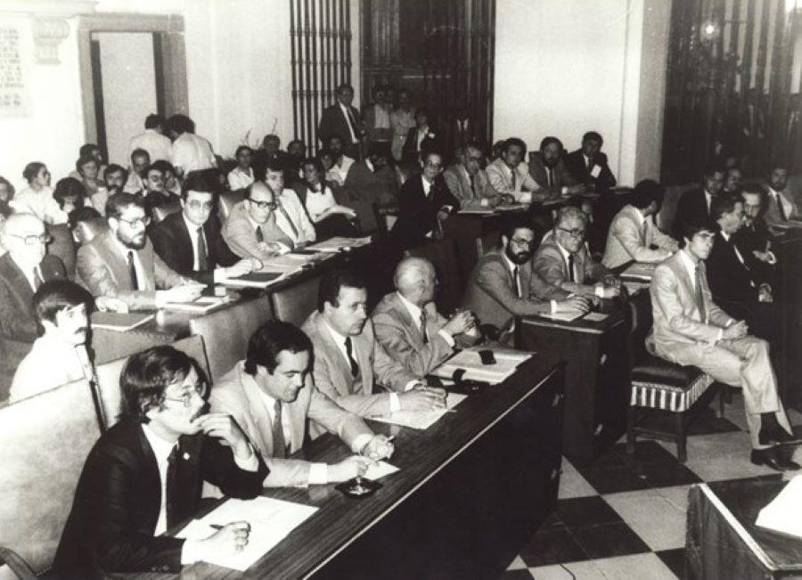 Sesión constituiva de las primeras Cortes de Castilla-La Mancha el 31 de mayo de 1983