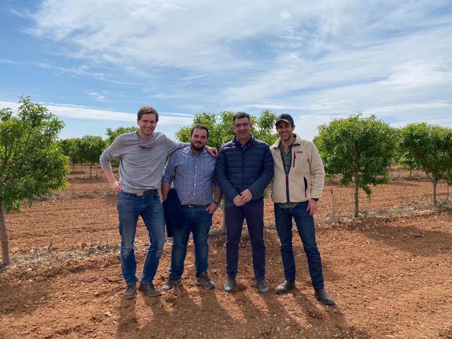 Representantes de la delegación francesa junto a Sergio Arribas y Alejandro Torres