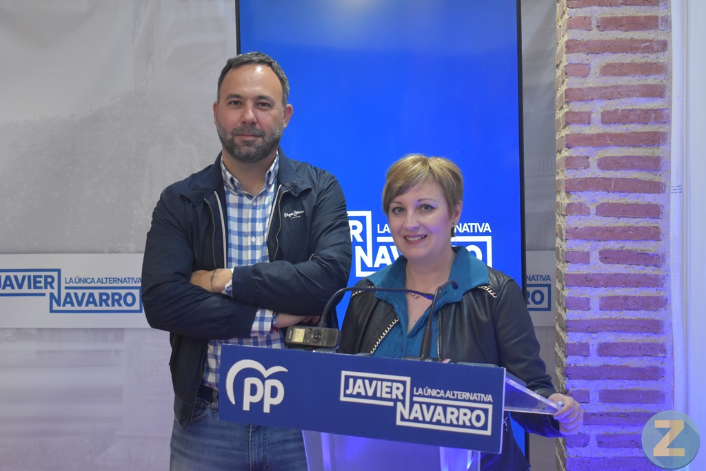 Javier Navarro y Sonia González en la rueda de prensa celebrada en Tomelloso